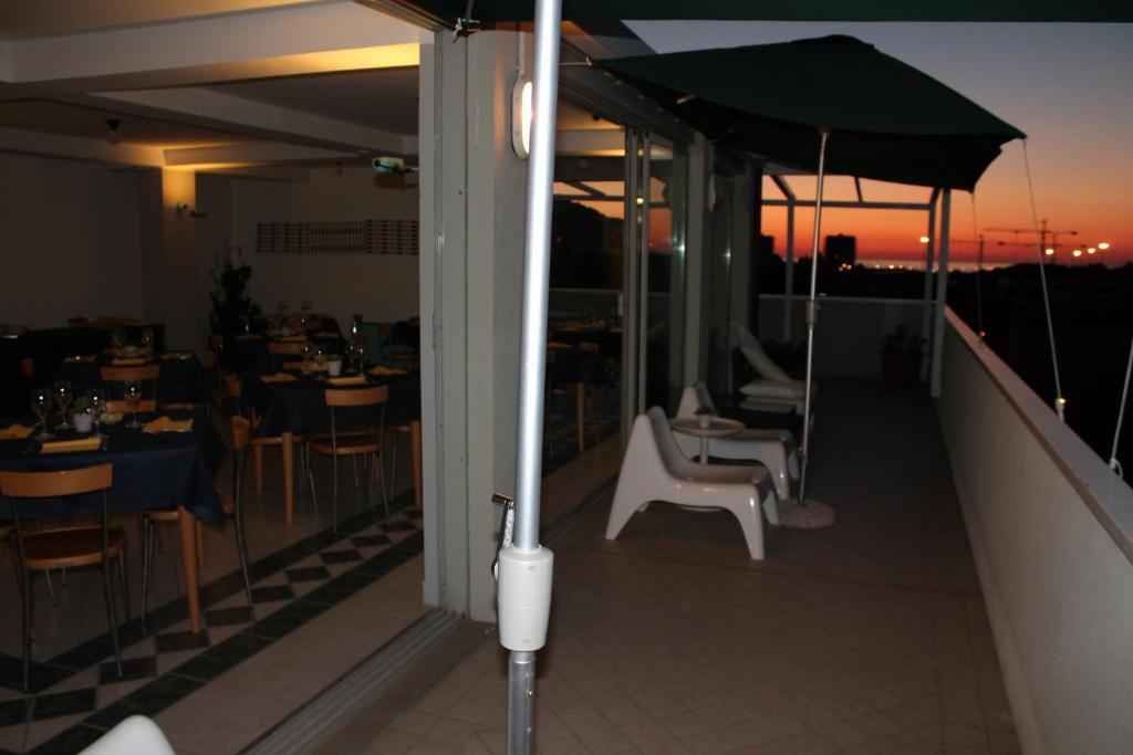 Hotel Elvezia Песаро Екстериор снимка